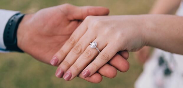 jaki pierścionek zaręczynowy wybrać